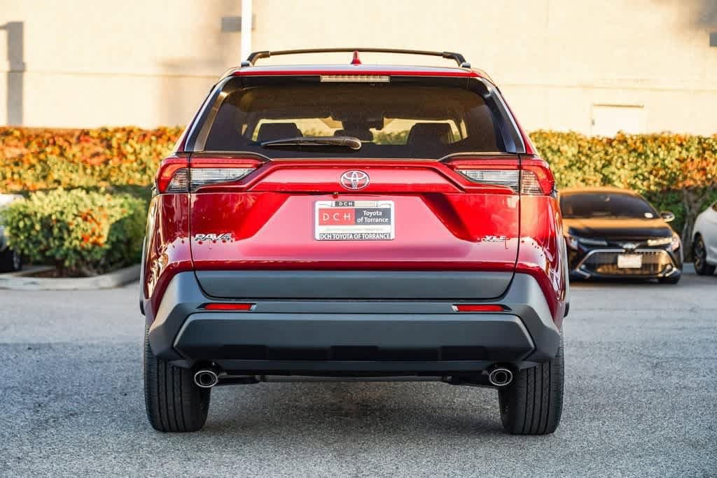 Thumbnail: 2025 Toyota RAV4 - 7