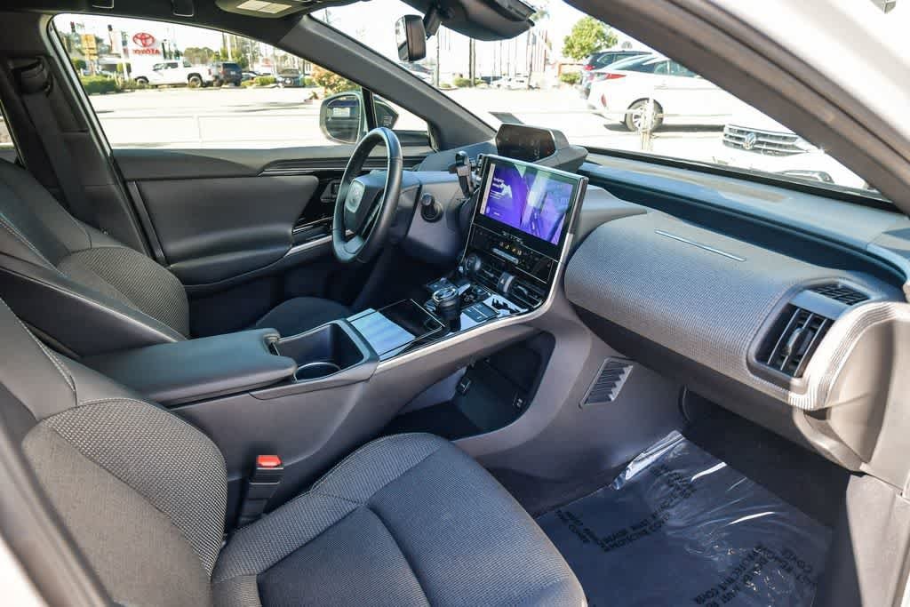 Thumbnail: 2023 Toyota bZ4X - 15