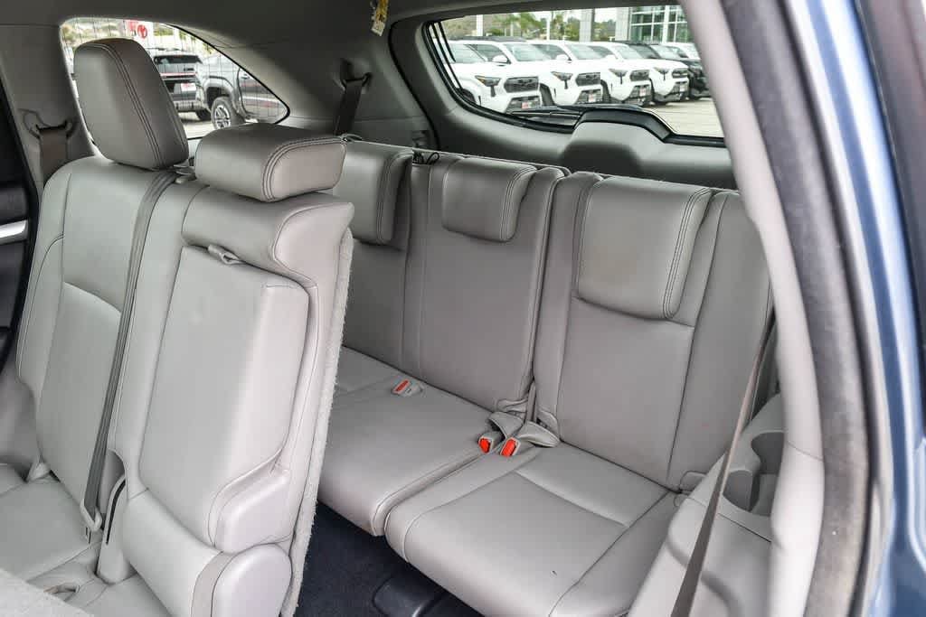 Thumbnail: 2017 Toyota Highlander - 18
