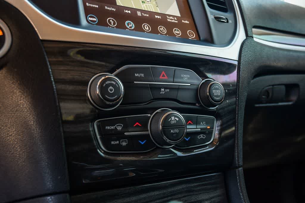 Thumbnail: 2019 Chrysler 300 - 19