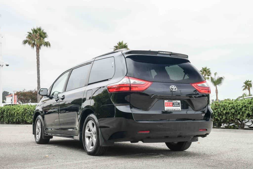 Thumbnail: 2020 Toyota Sienna - 8