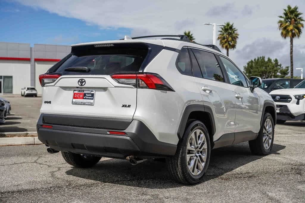 Thumbnail: 2025 Toyota RAV4 - 6