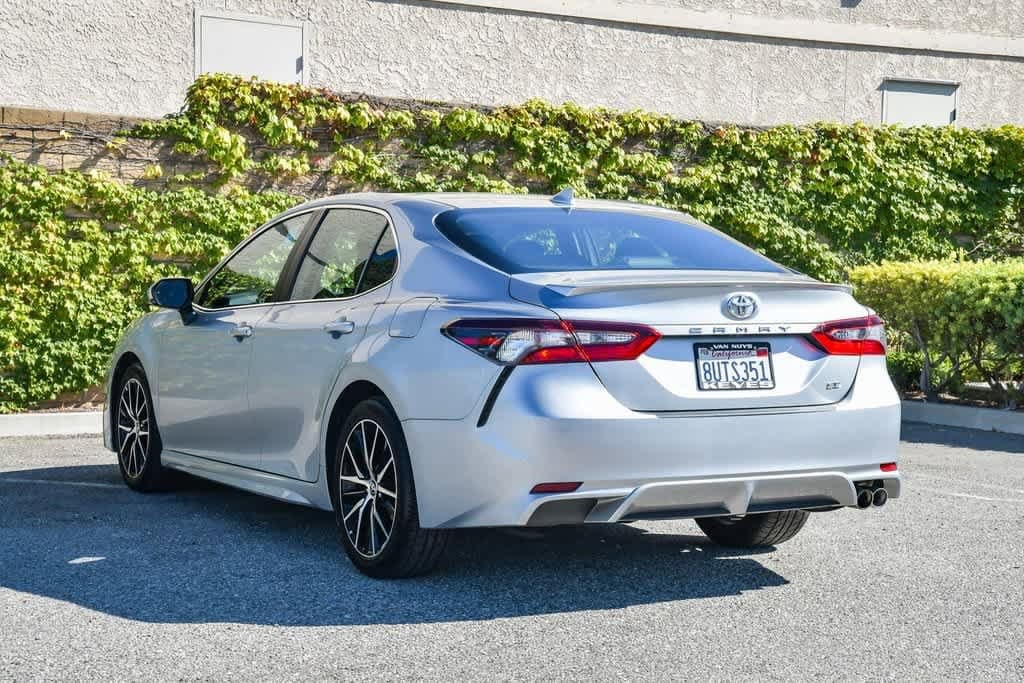 Thumbnail: 2021 Toyota Camry - 8