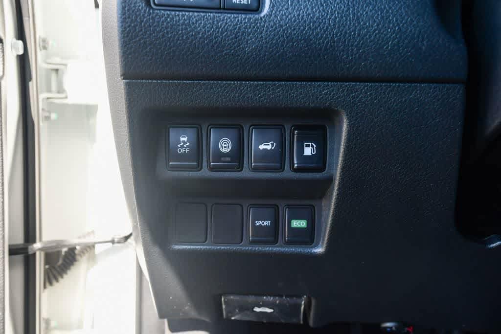 Thumbnail: 2019 Nissan Rogue - 25