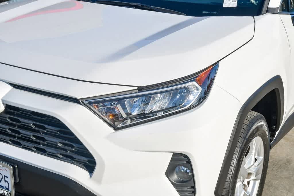 Thumbnail: 2021 Toyota RAV4 - 4