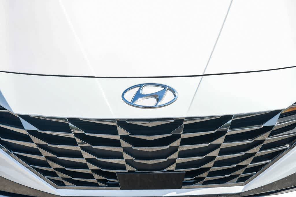 2021 Hyundai Elantra Limited photo 4
