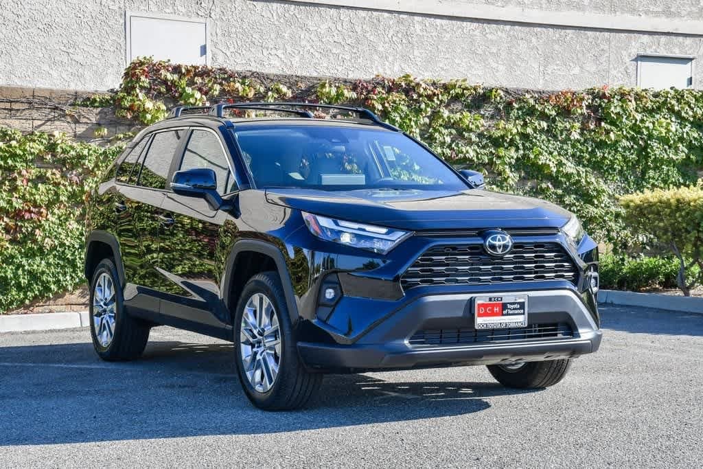 Thumbnail: 2025 Toyota RAV4 - 3