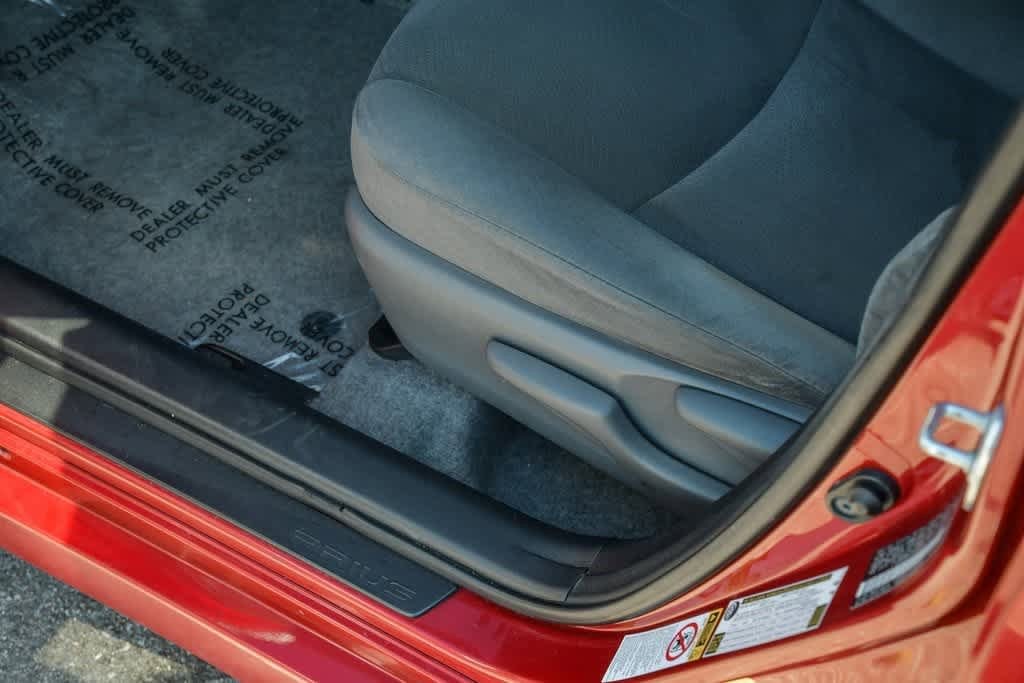 Thumbnail: 2013 Toyota Prius - 21