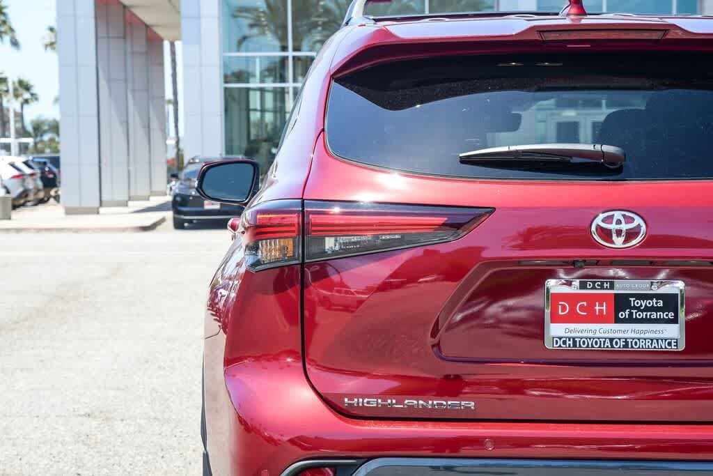 Thumbnail: 2026 Toyota Highlander - 6