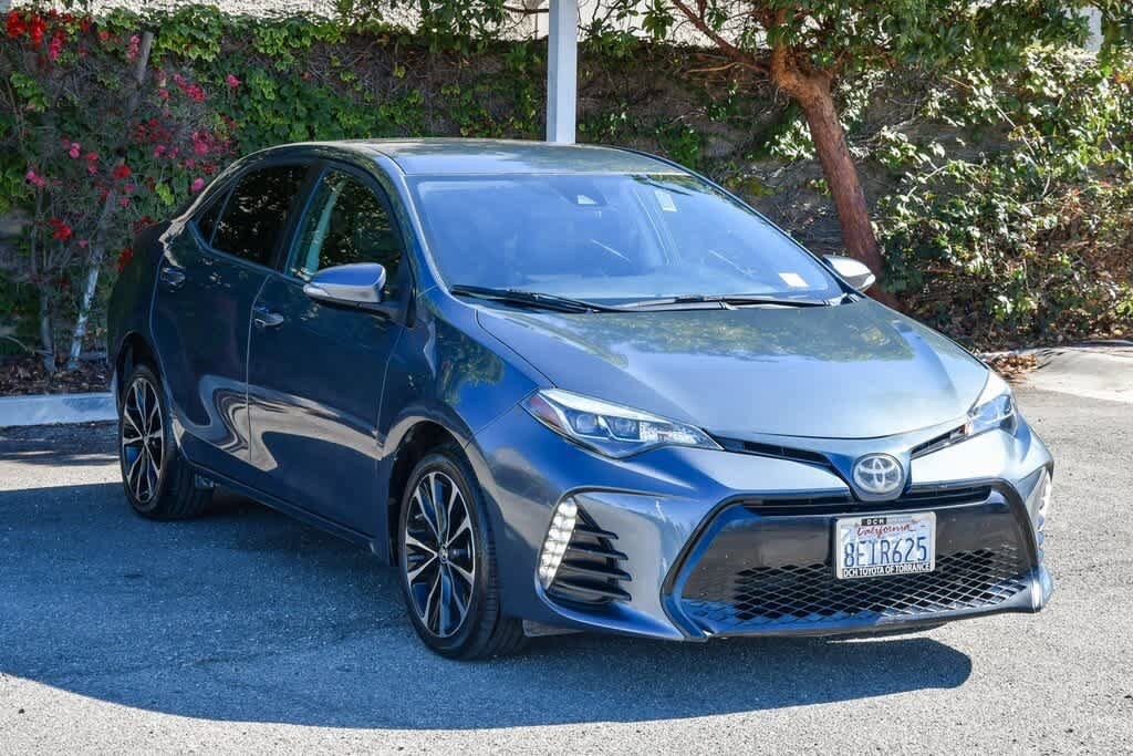 2018 Toyota Corolla SE photo 3