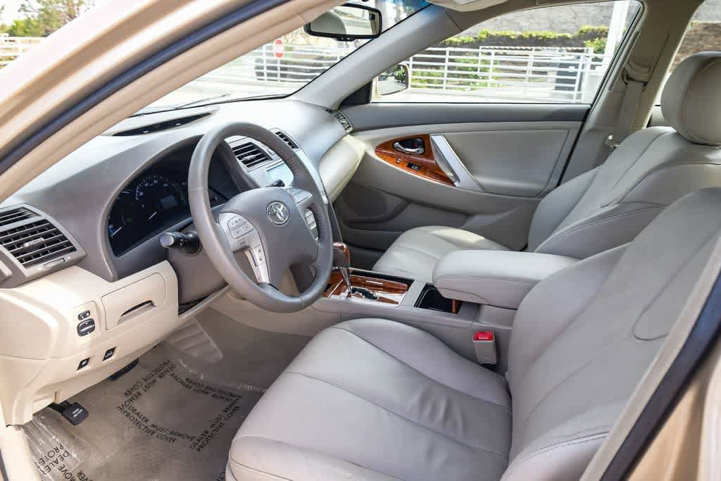 Thumbnail: 2010 Toyota Camry - 16