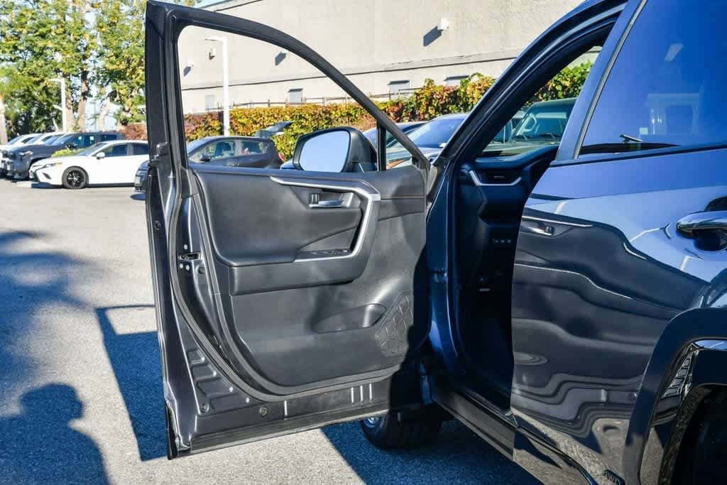 Thumbnail: 2022 Toyota RAV4 - 19