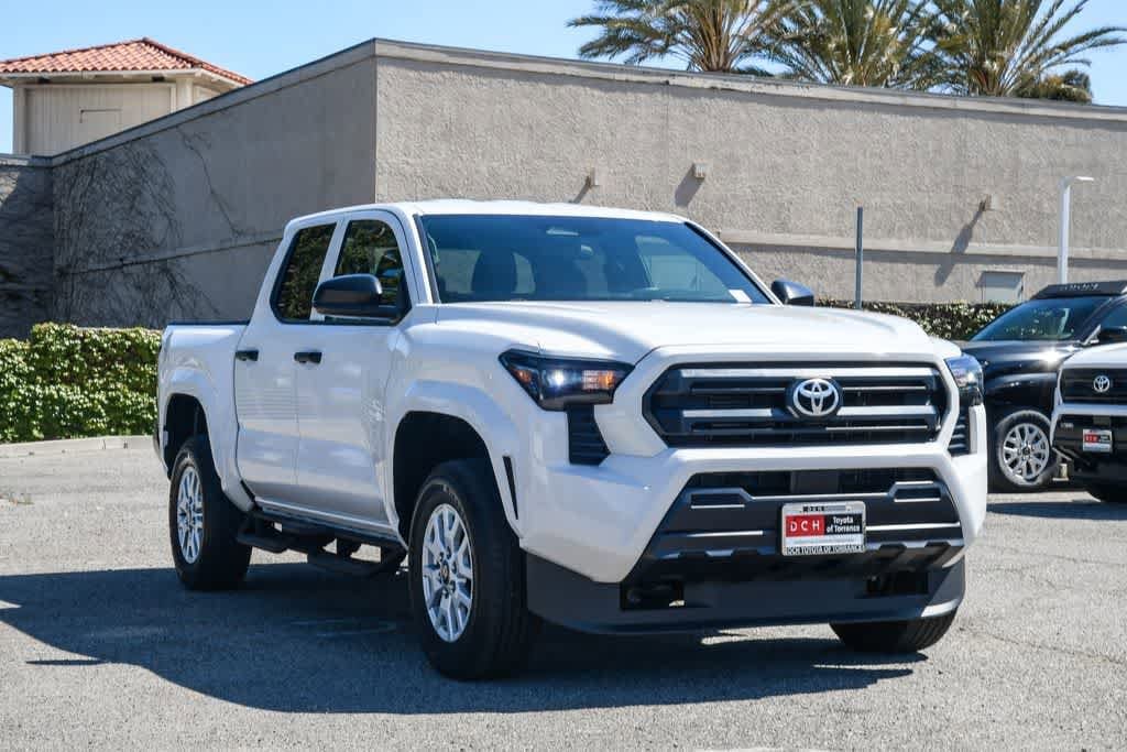2024 Toyota Tacoma SR photo 2