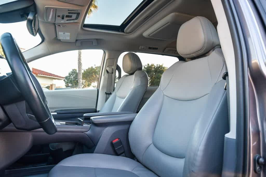 Thumbnail: 2022 Toyota Sienna - 17