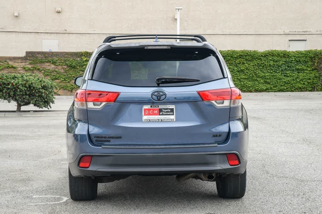 Thumbnail: 2017 Toyota Highlander - 7