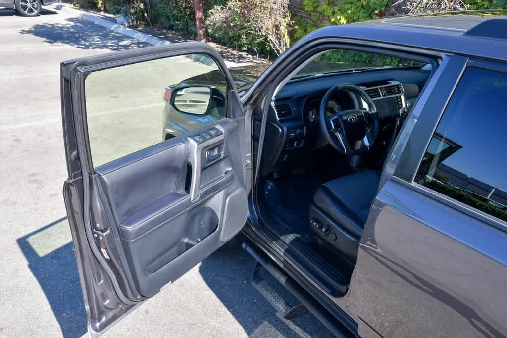 Thumbnail: 2021 Toyota 4Runner - 21