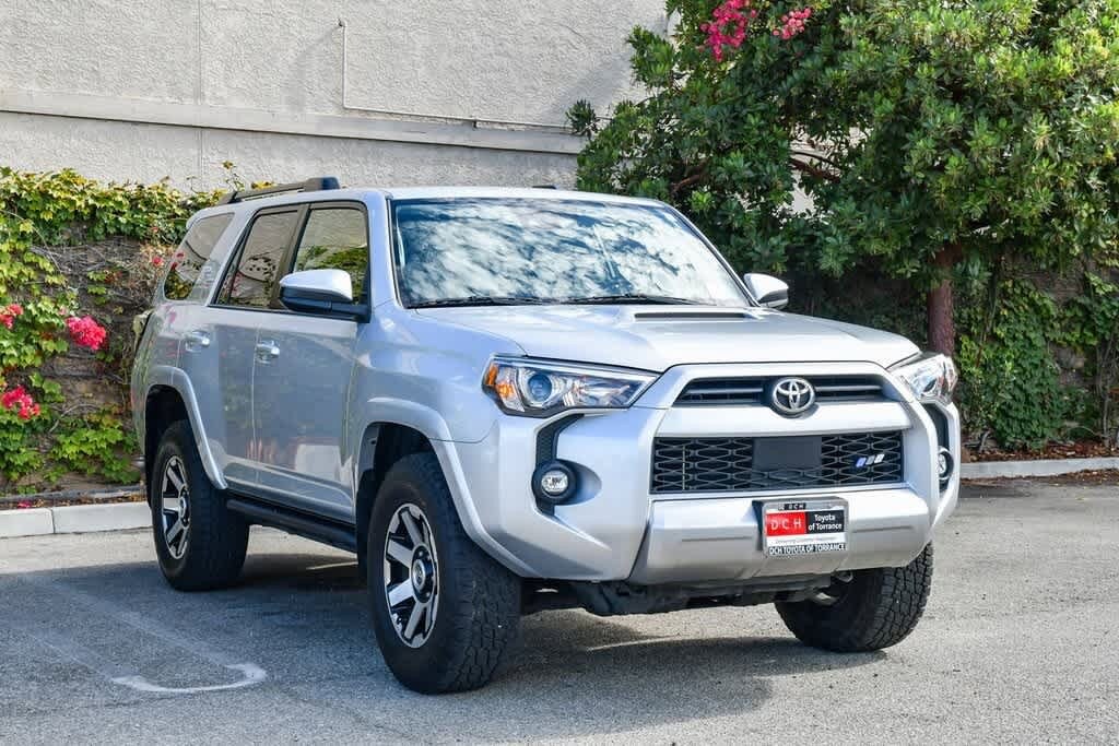 2021 Toyota 4Runner TRD Off-Road photo 3