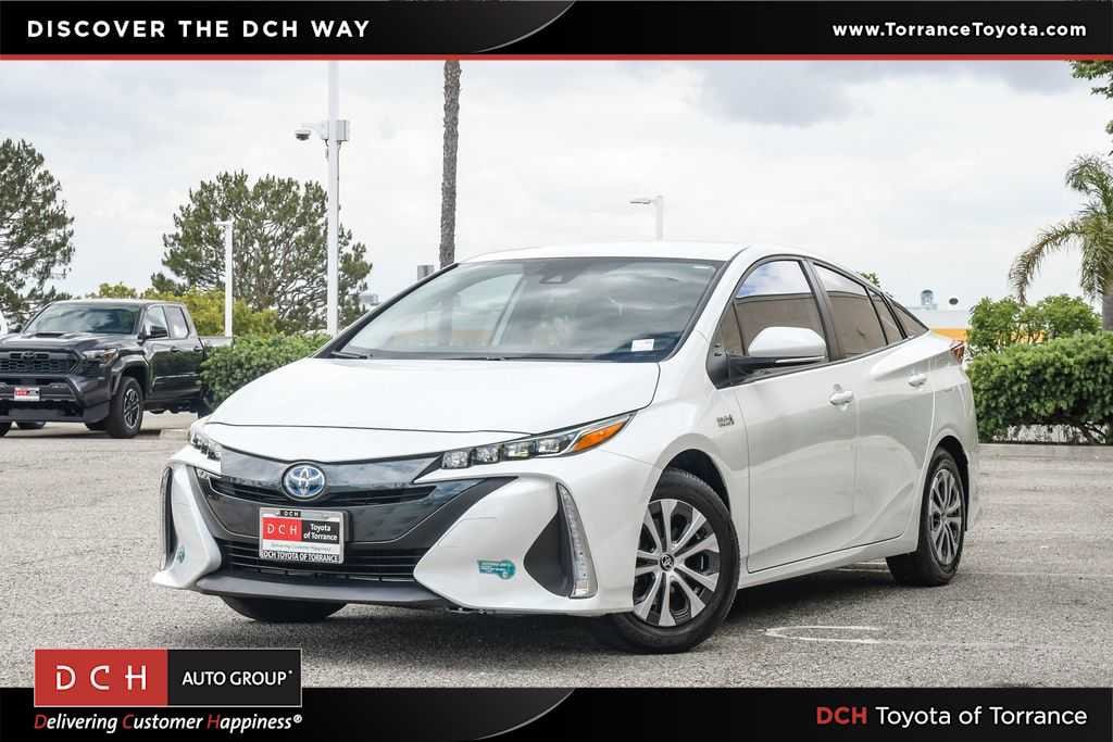 2022 Toyota Prius Prime XLE's photo
