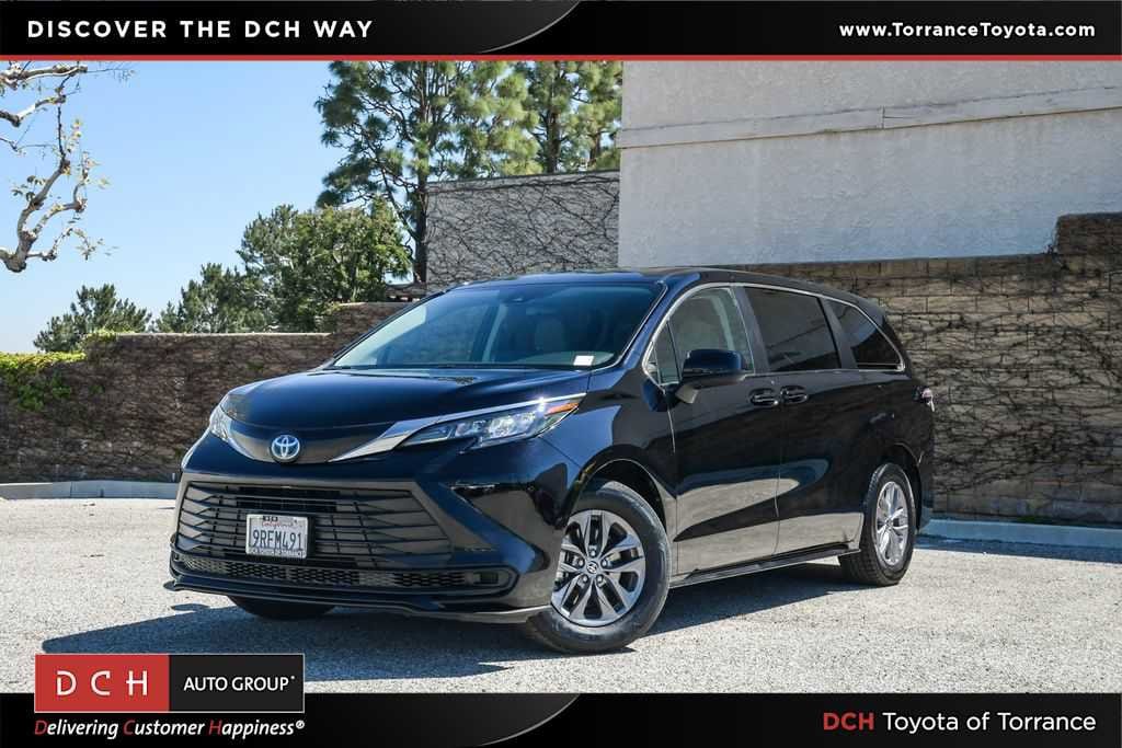Thumbnail: 2024 Toyota Sienna - 1