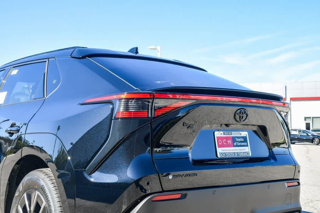 2026 Toyota bZ XLE - Photo 6