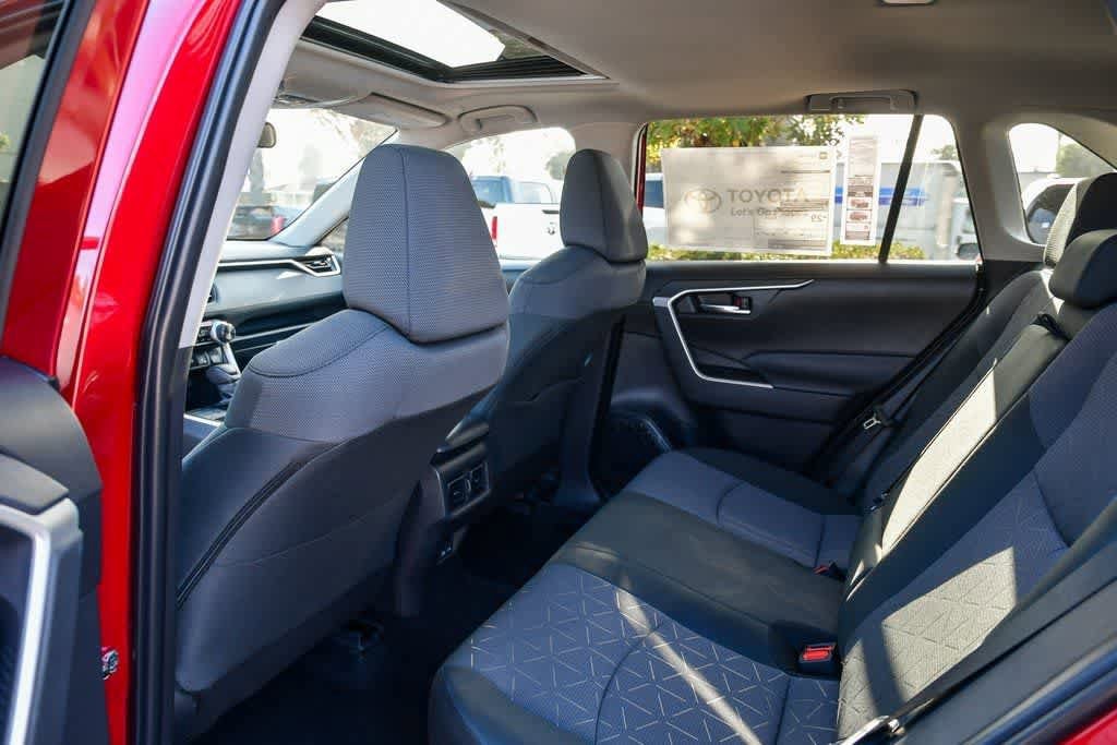 Thumbnail: 2025 Toyota RAV4 - 17