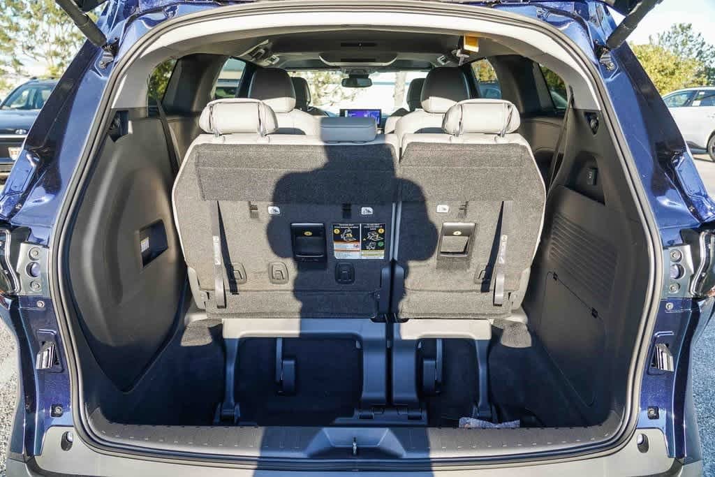Thumbnail: 2026 Toyota Sienna - 27