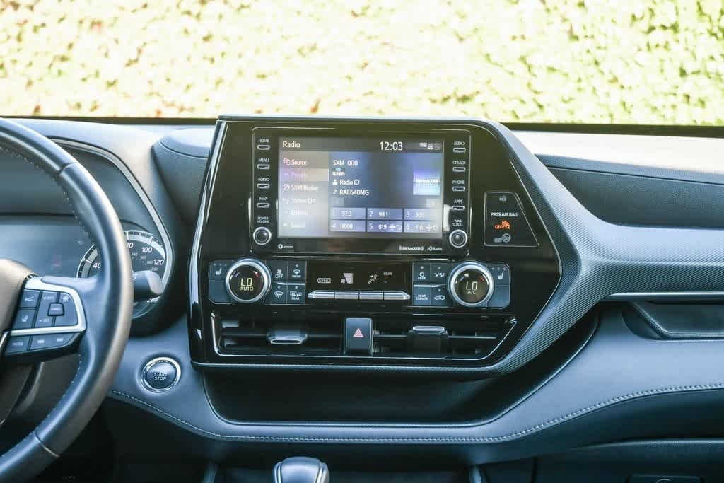 Thumbnail: 2022 Toyota Highlander - 13