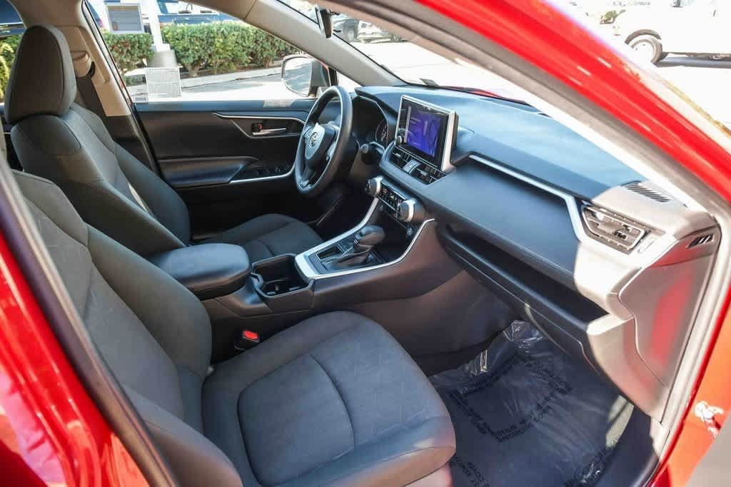 Thumbnail: 2023 Toyota RAV4 - 15