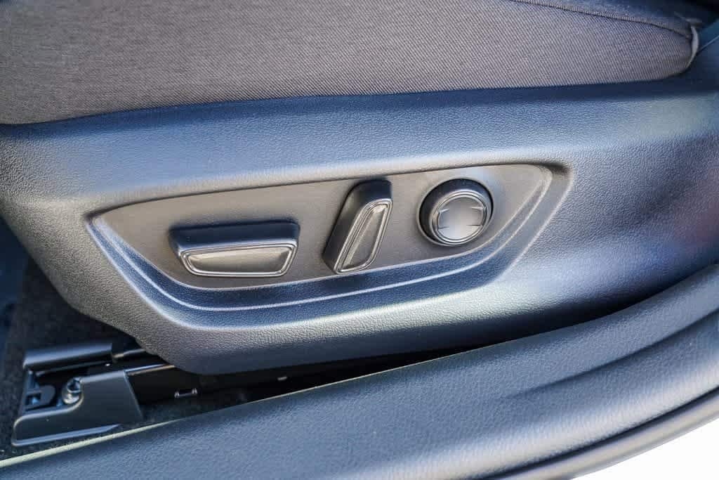 Thumbnail: 2026 Toyota Camry - 21