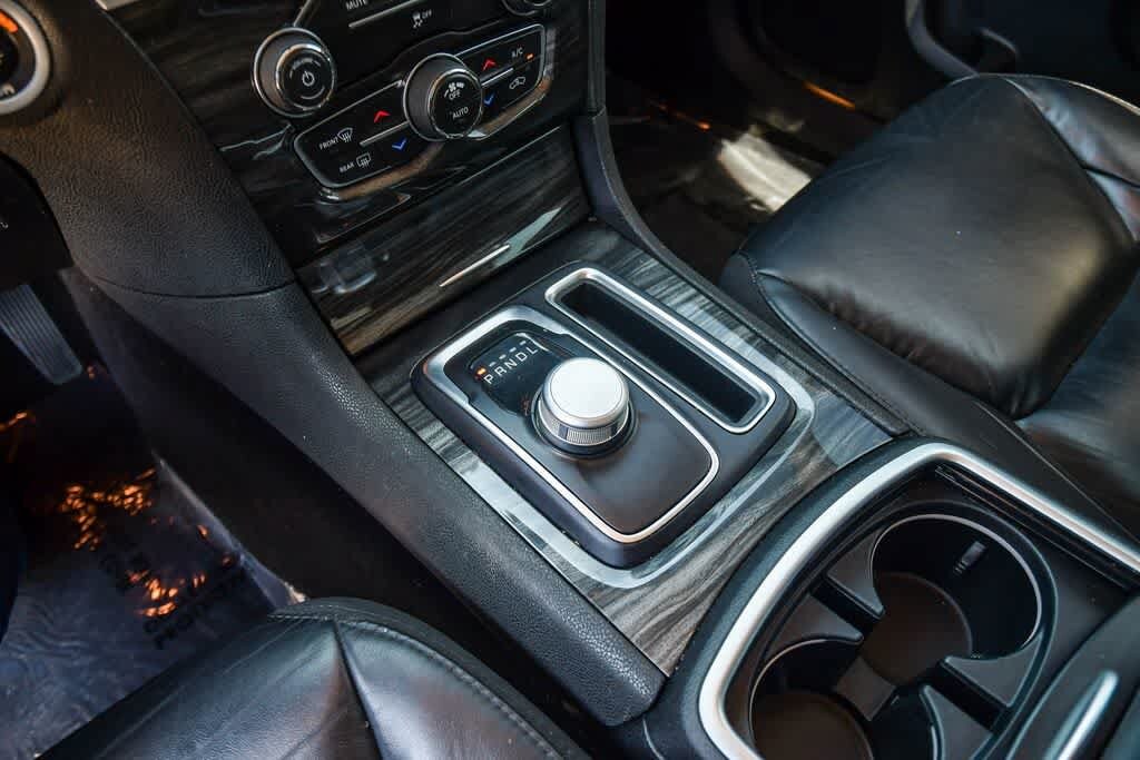 Thumbnail: 2019 Chrysler 300 - 18