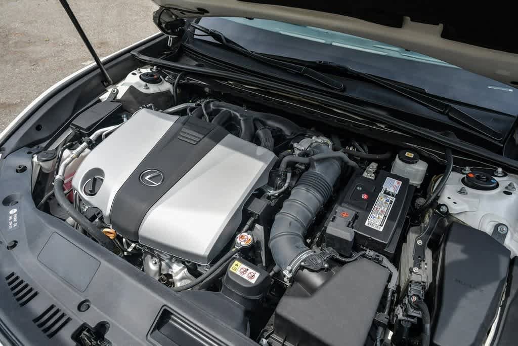 Thumbnail: 2020 Lexus ES - 32