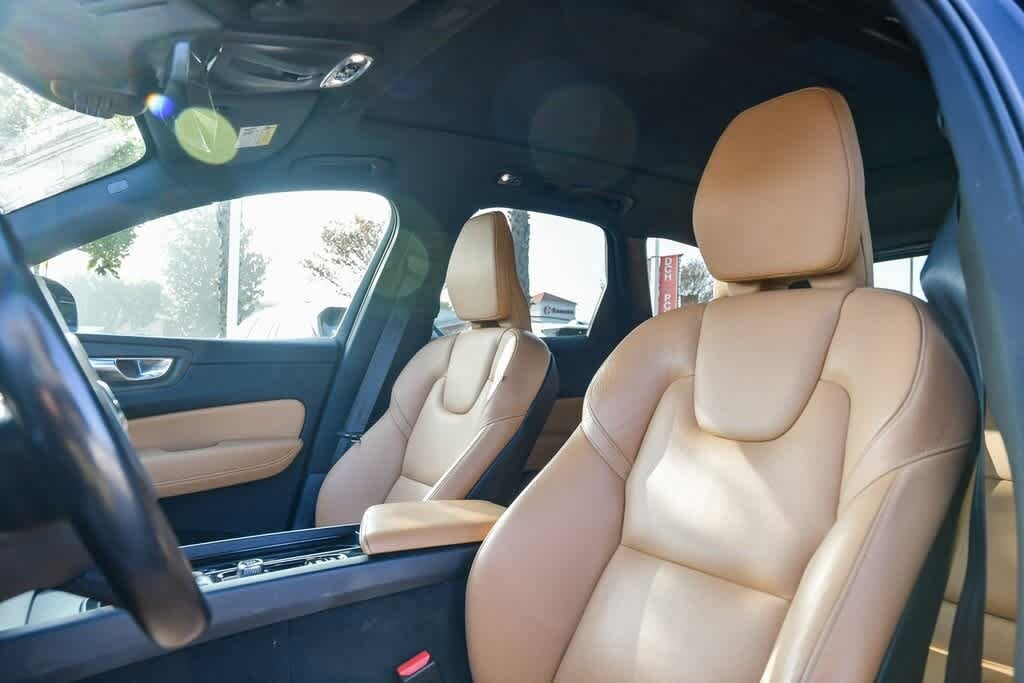 Thumbnail: 2019 Volvo XC60 - 17