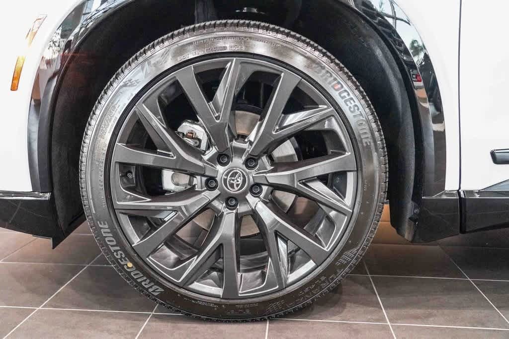 Thumbnail: 2025 Toyota Crown Signia - 10