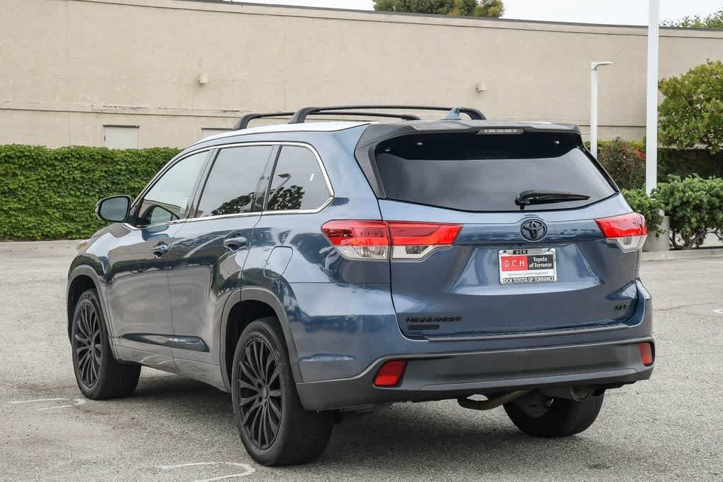 Thumbnail: 2017 Toyota Highlander - 6