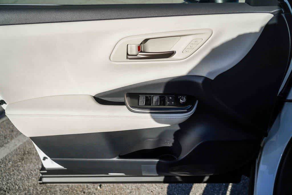 Thumbnail: 2026 Toyota Crown - 21