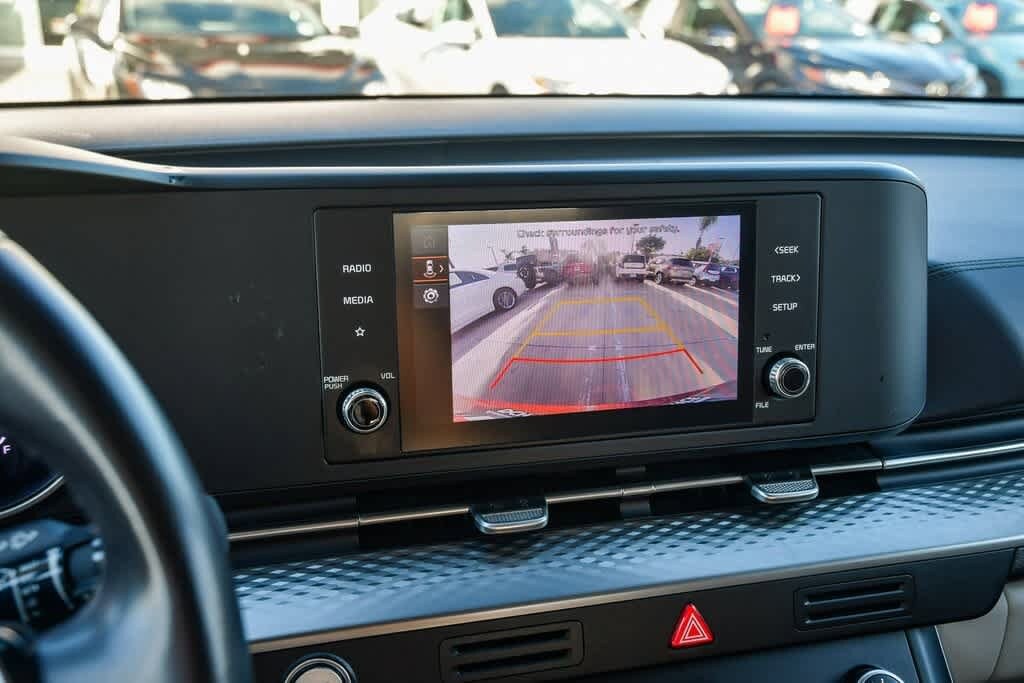 Thumbnail: 2024 Kia Carnival - 25