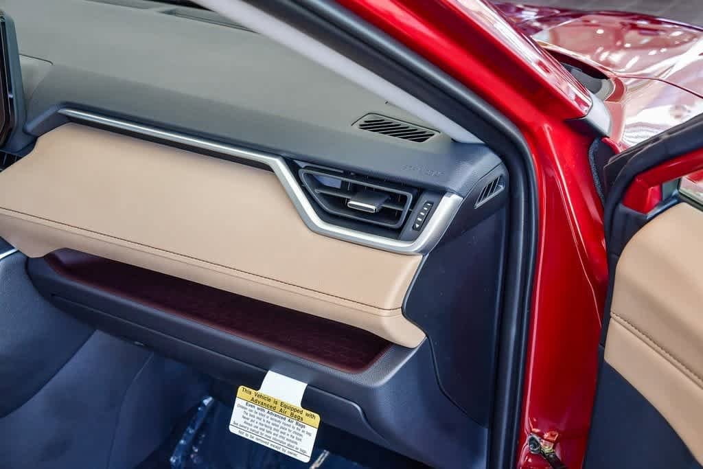 Thumbnail: 2025 Toyota RAV4 - 15