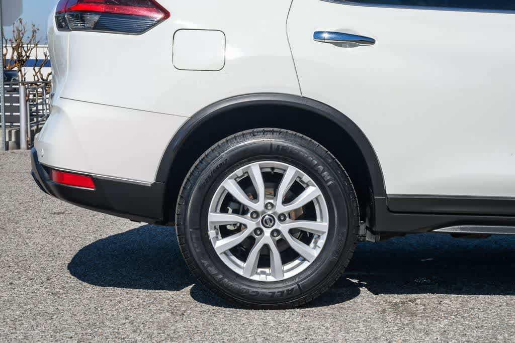 Thumbnail: 2019 Nissan Rogue - 10