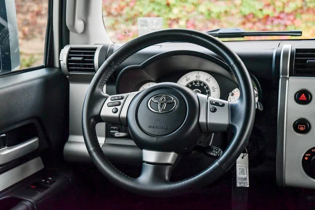 Thumbnail: 2012 Toyota FJ Cruiser - 13
