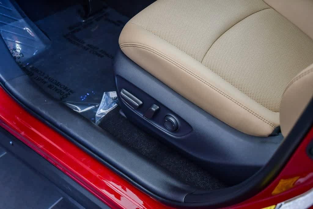 Thumbnail: 2025 Toyota RAV4 - 22