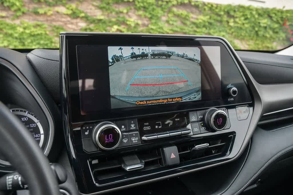 2024 Toyota Highlander XLE 27