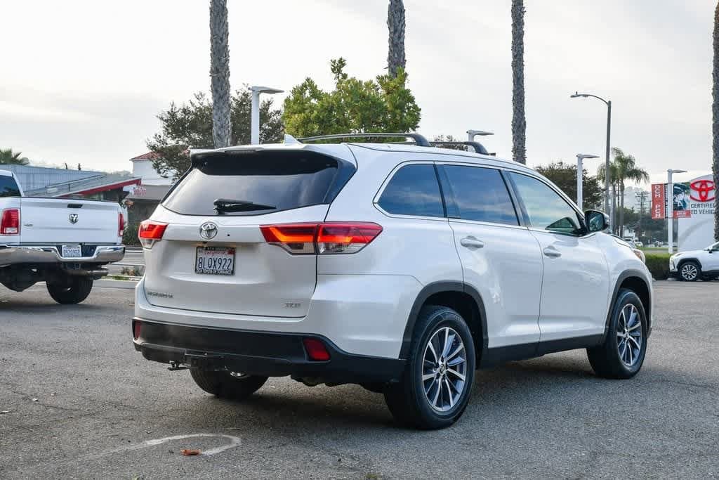 Thumbnail: 2019 Toyota Highlander - 7