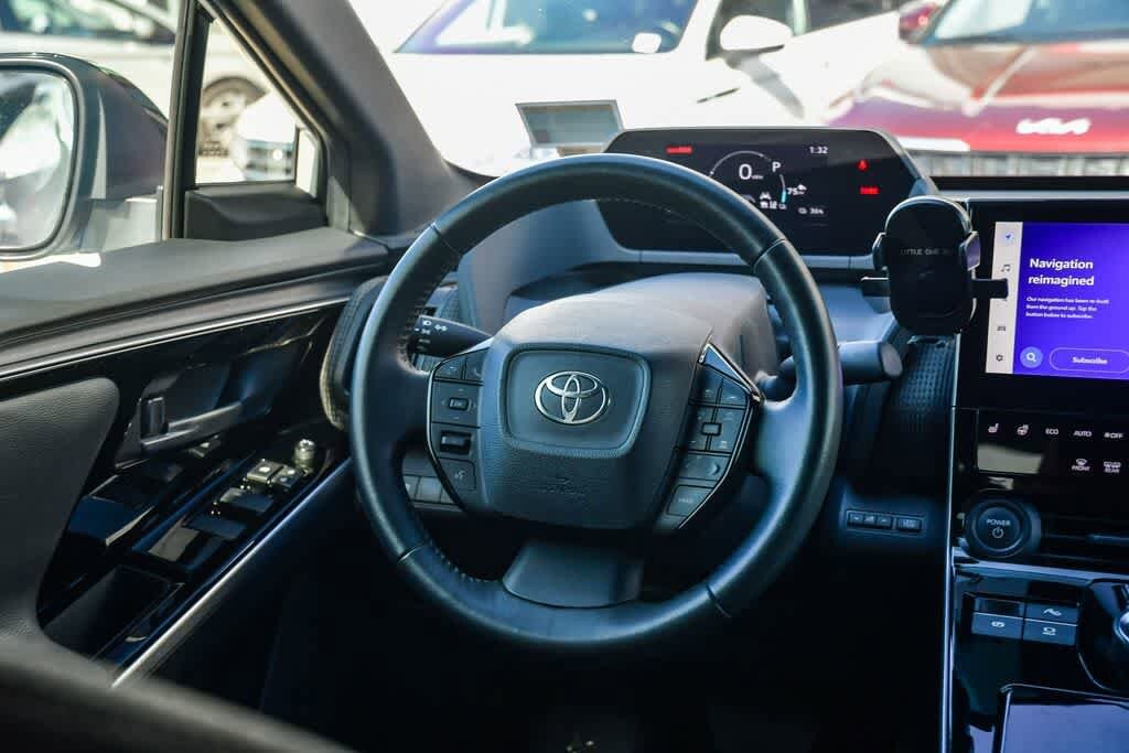 Thumbnail: 2023 Toyota bZ4X - 12