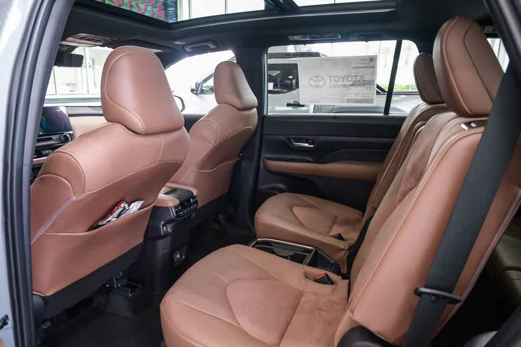 Thumbnail: 2026 Toyota Grand Highlander - 19