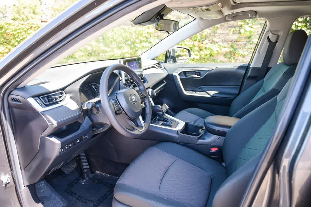 Thumbnail: 2023 Toyota RAV4 - 16
