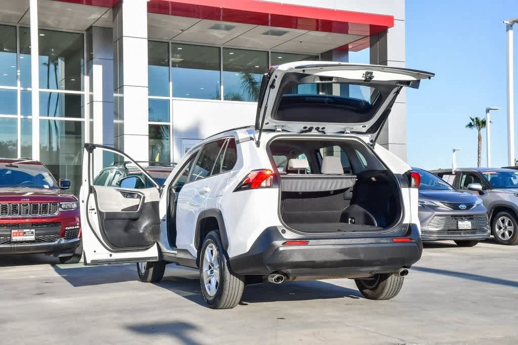 Thumbnail: 2021 Toyota RAV4 - 27