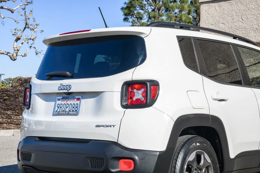 2016 Jeep Renegade Sport photo 5