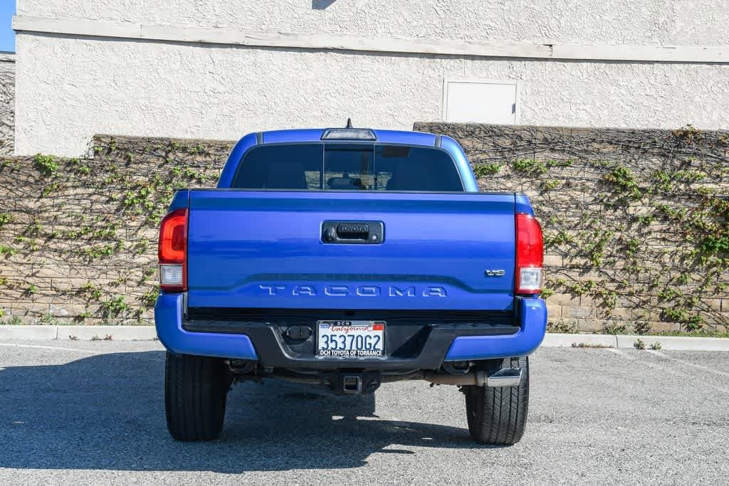 2017 Toyota Tacoma TRD Sport photo 6