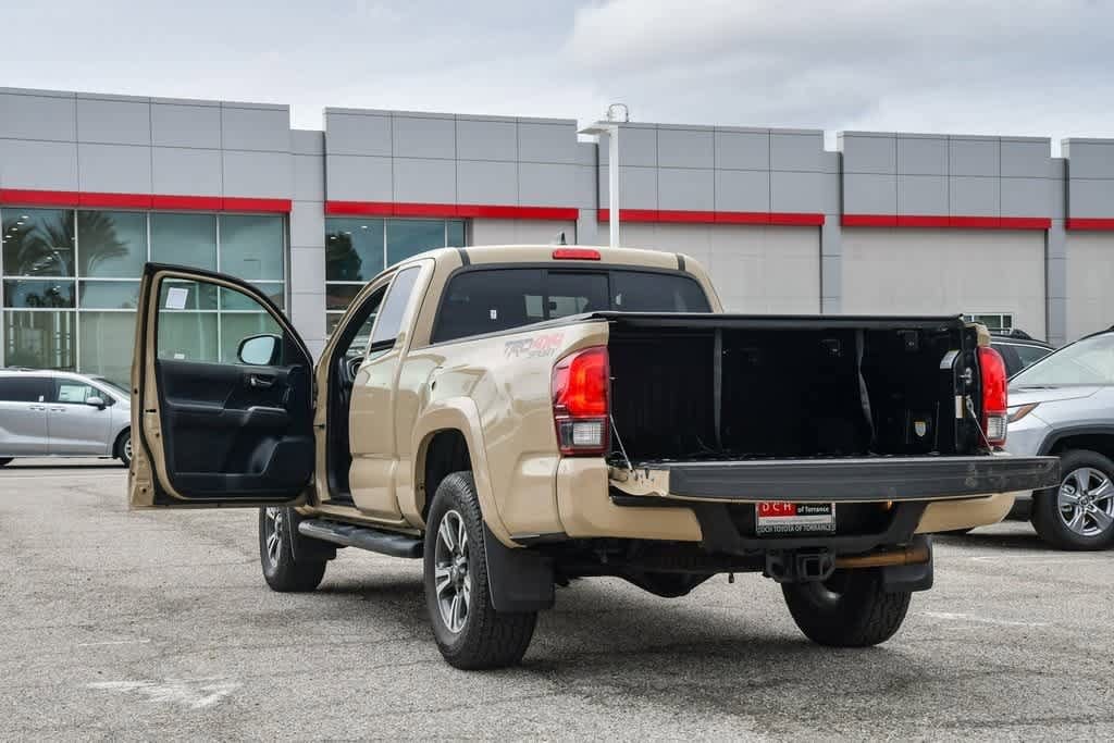 Thumbnail: 2019 Toyota Tacoma - 33