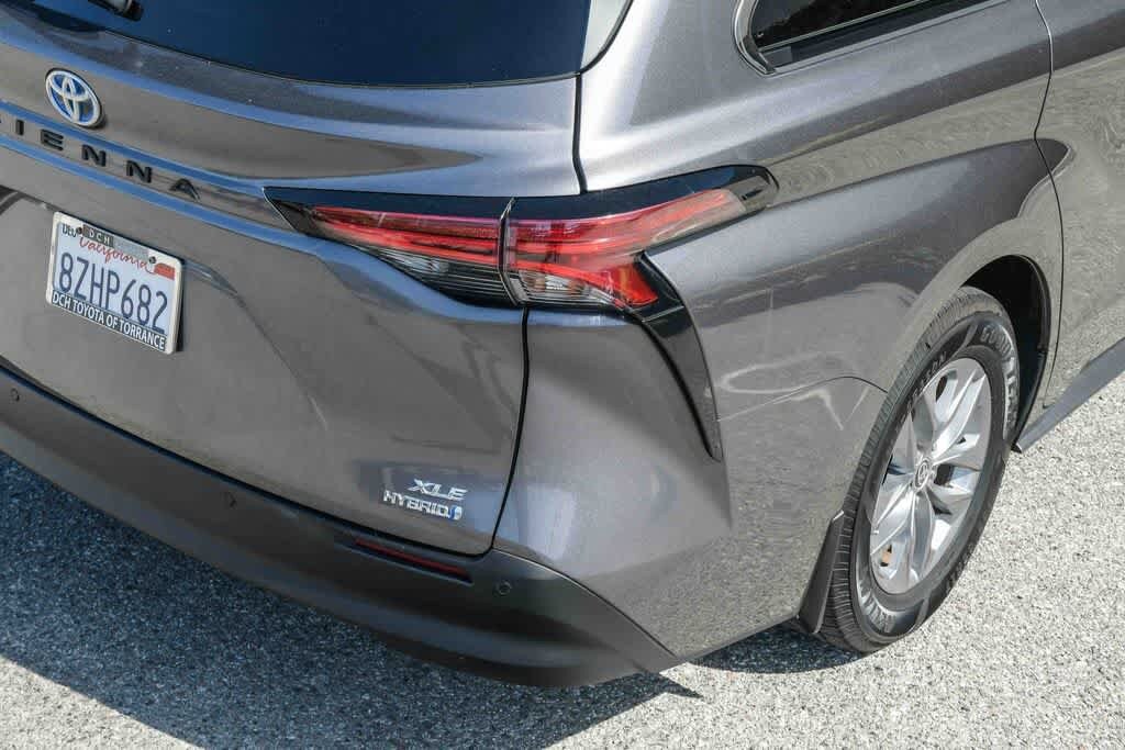Thumbnail: 2022 Toyota Sienna - 6